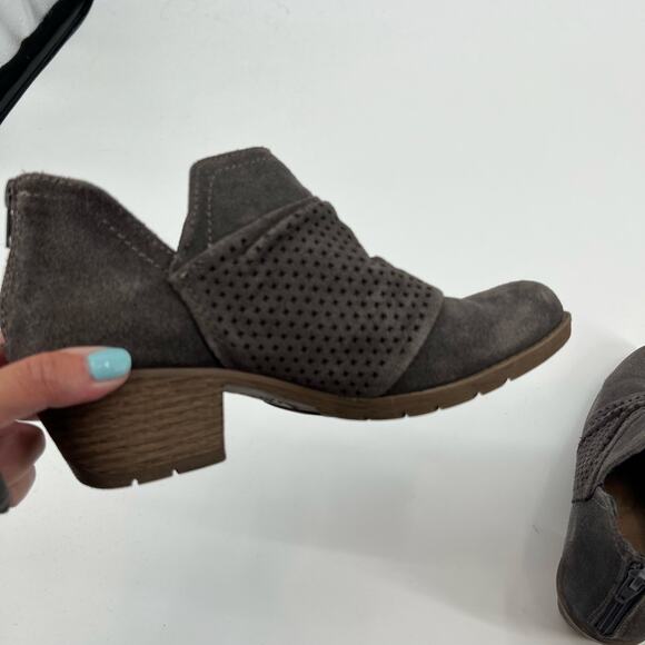 Earth Origins gray Suede Booties Perforated Ruching brandished toe back zip sz 7 - Picture 5 of 10